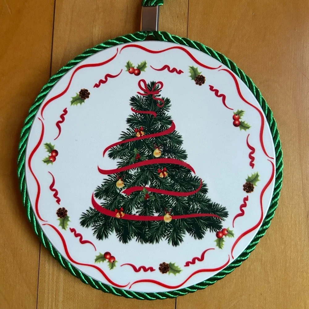 NEW Christmas Tree Trivet Porcelain Ceramic Holiday Cork Hanging Red Green